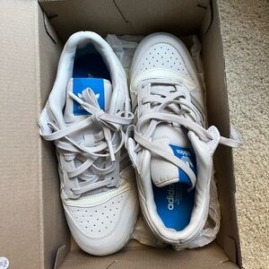 Adidas Forum Low NWT in talc/sesame